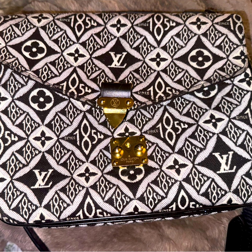 Black and white 1854 Louis Vuitton Crossbody bag